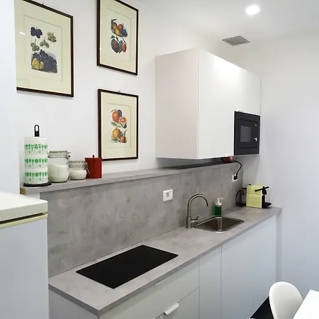 Genova46 & Konukevi 4*